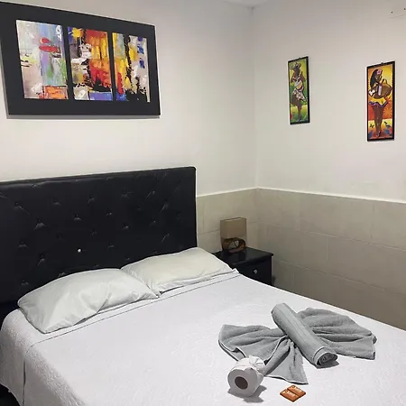 The Chill In Mansion Hostel Santa Marta-3