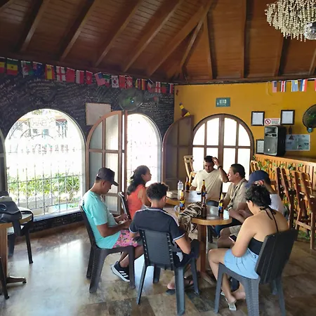 The Chill In Mansion Hostel Santa Marta-2